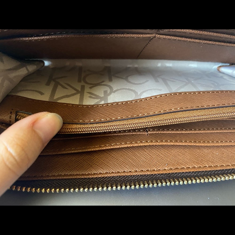 CALVIN KLEIN Monogram Logo Zip Continental Wallet - Picture 5 of 8